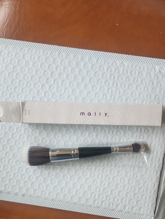 Mally Beauty Other - Mally Beauty Dual-Ended Makeup Brush in Black and Silver
